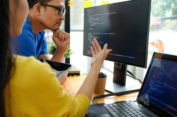 /api/media/file/asian-female-programmers-wearing-yellow-shirts-are-pointing-their-laptop-screen-presentation-executives_36897-562-1.jpg